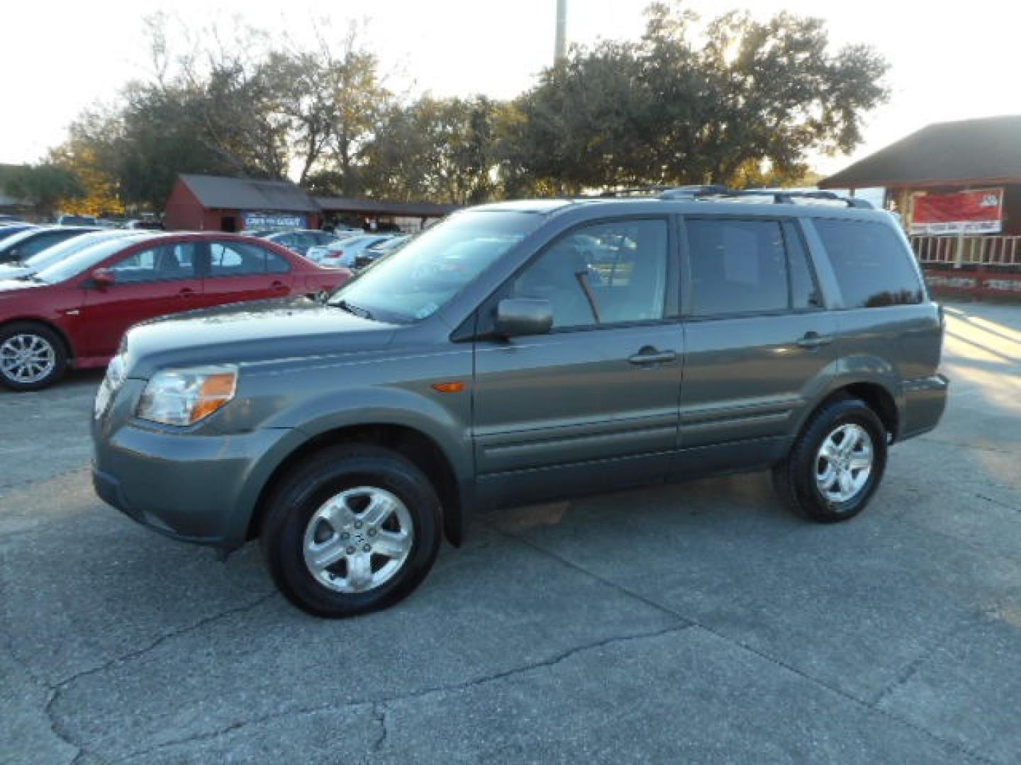 2008 GRAY HONDA PILOT VP (5FNYF18268B) , located at 10405 Abercorn Street, Savannah, GA, 31419, (912) 921-8965, 31.988262, -81.131760 - Photo#1